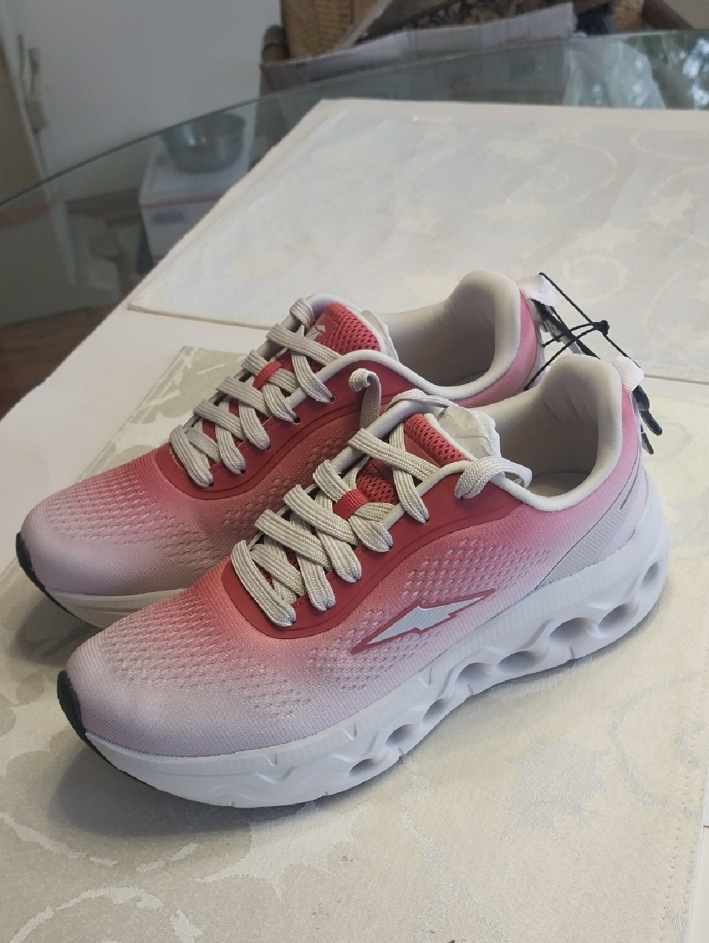 Avia NWT Women's Athletic Jumbo Lite Runner Sneakers Size 8.5 M Red & White - Picture 1 of 9
